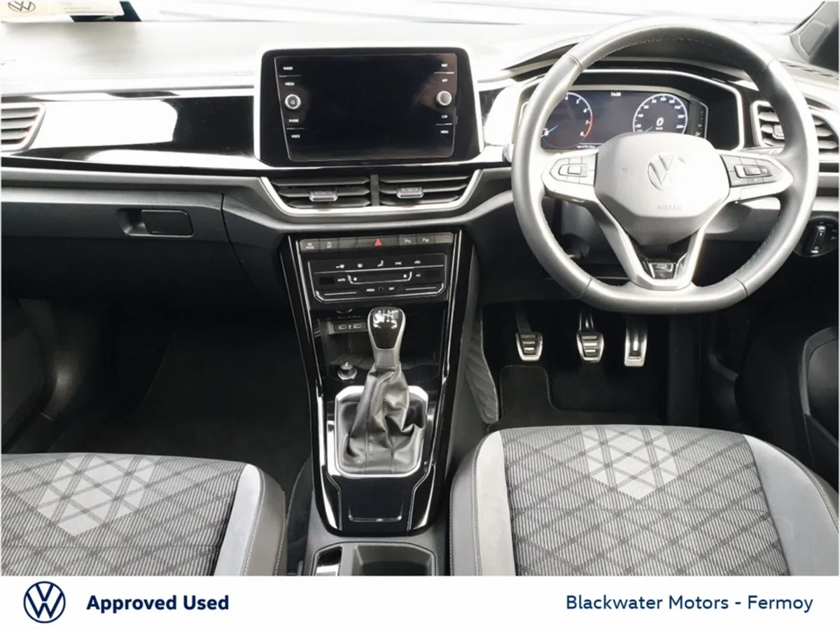 Volkswagen T-Roc SUV, Petrol, 2024, Red