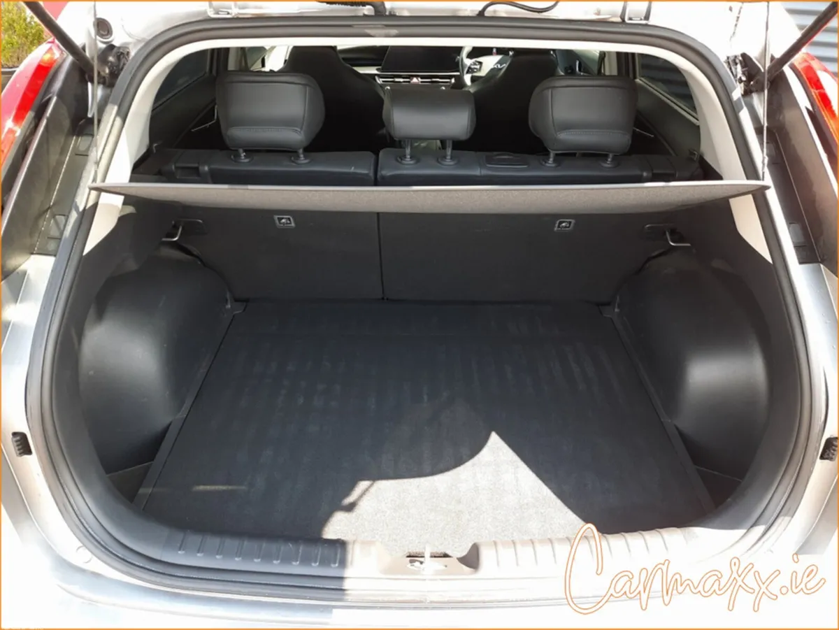 Kia Niro Hatchback, Petrol, 2024, Grey