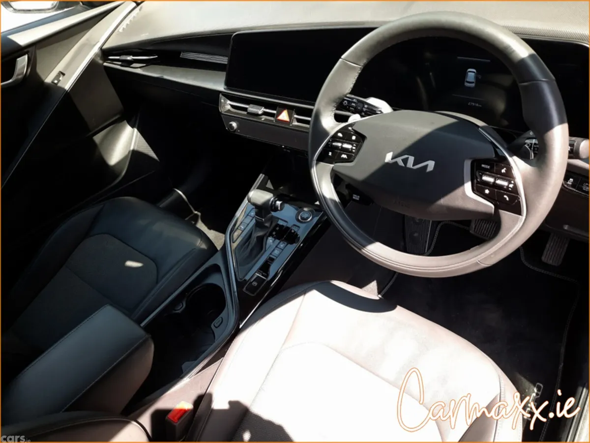 Kia Niro Hatchback, Petrol, 2024, Grey