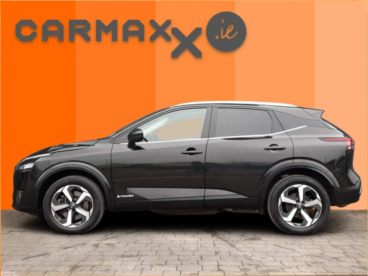 Nissan Qashqai MPV, Petrol, 2024, Black