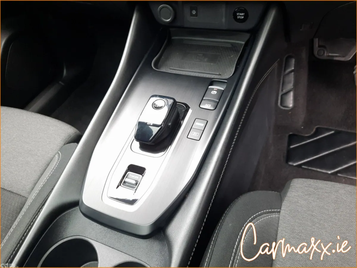 Nissan Qashqai MPV, Petrol, 2024, Black