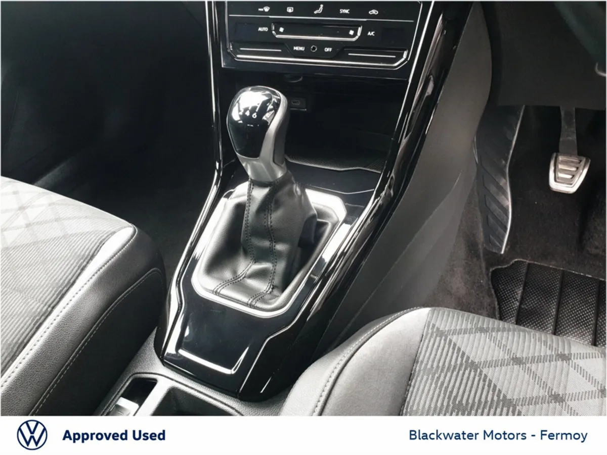Volkswagen T-Roc SUV, Petrol, 2023, Black