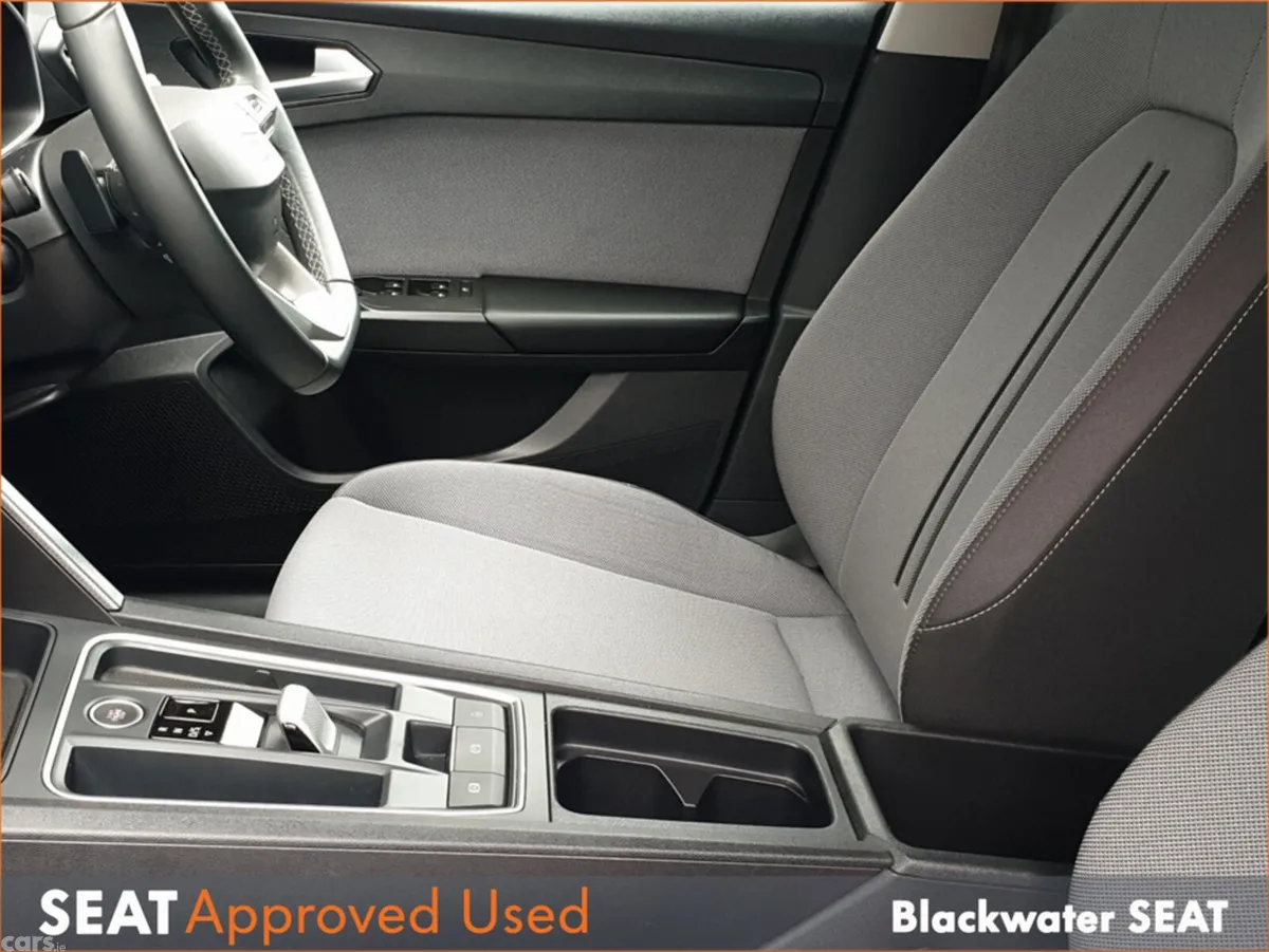 SEAT Leon Hatchback, Diesel, 2025, Blue