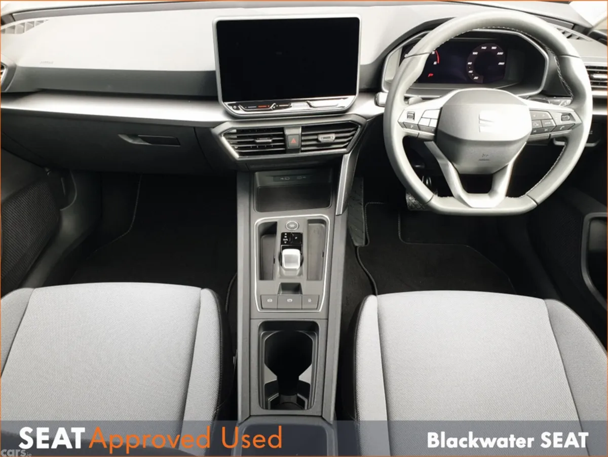 SEAT Leon Hatchback, Diesel, 2025, Black