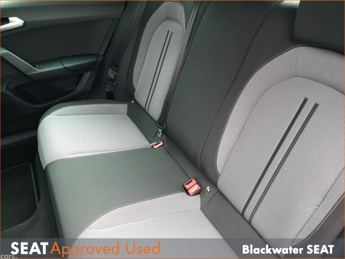 SEAT Leon Hatchback, Diesel, 2025, Black