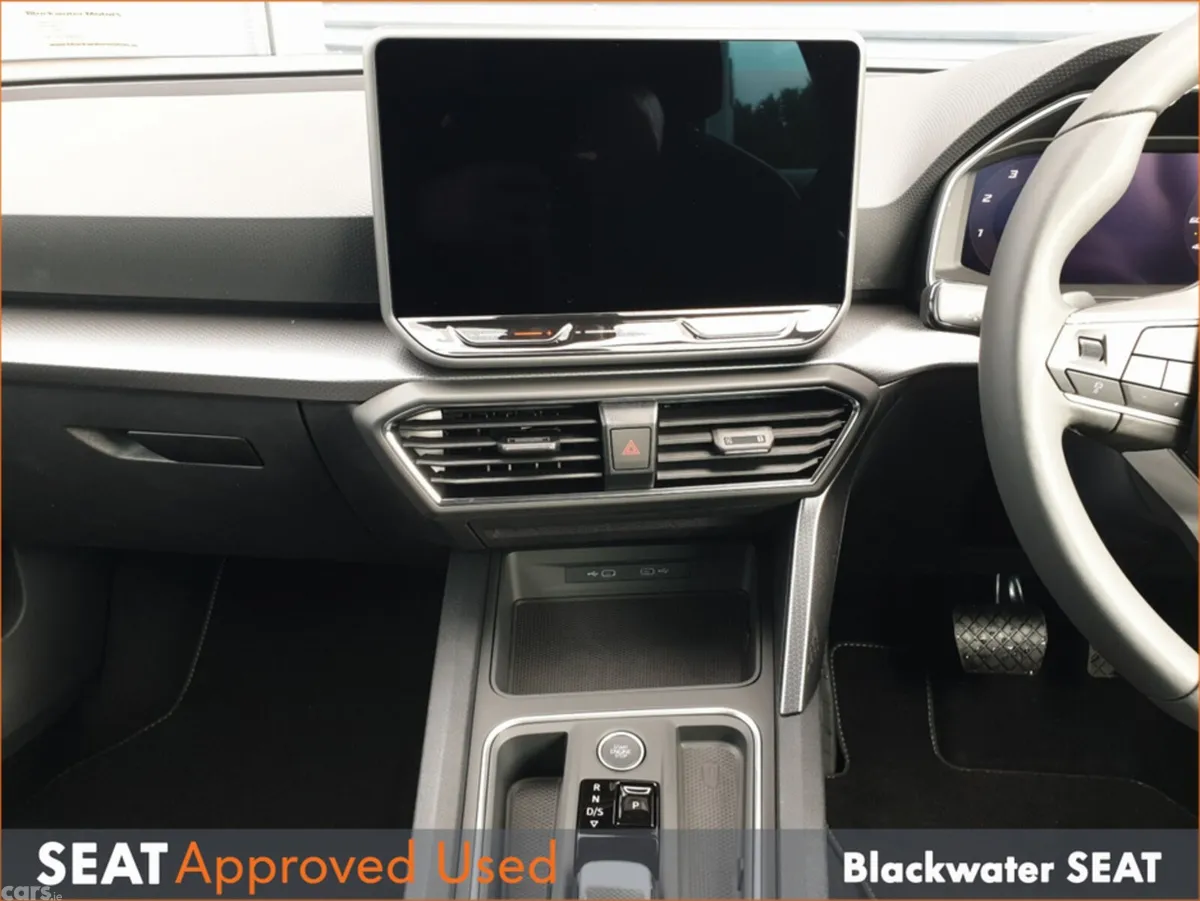 SEAT Leon Hatchback, Diesel, 2025, Black
