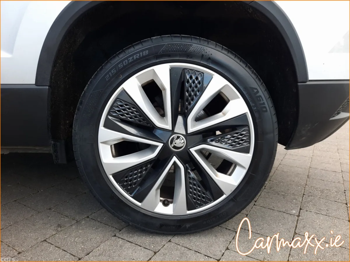 Skoda Karoq SUV, Petrol, 2024, Grey