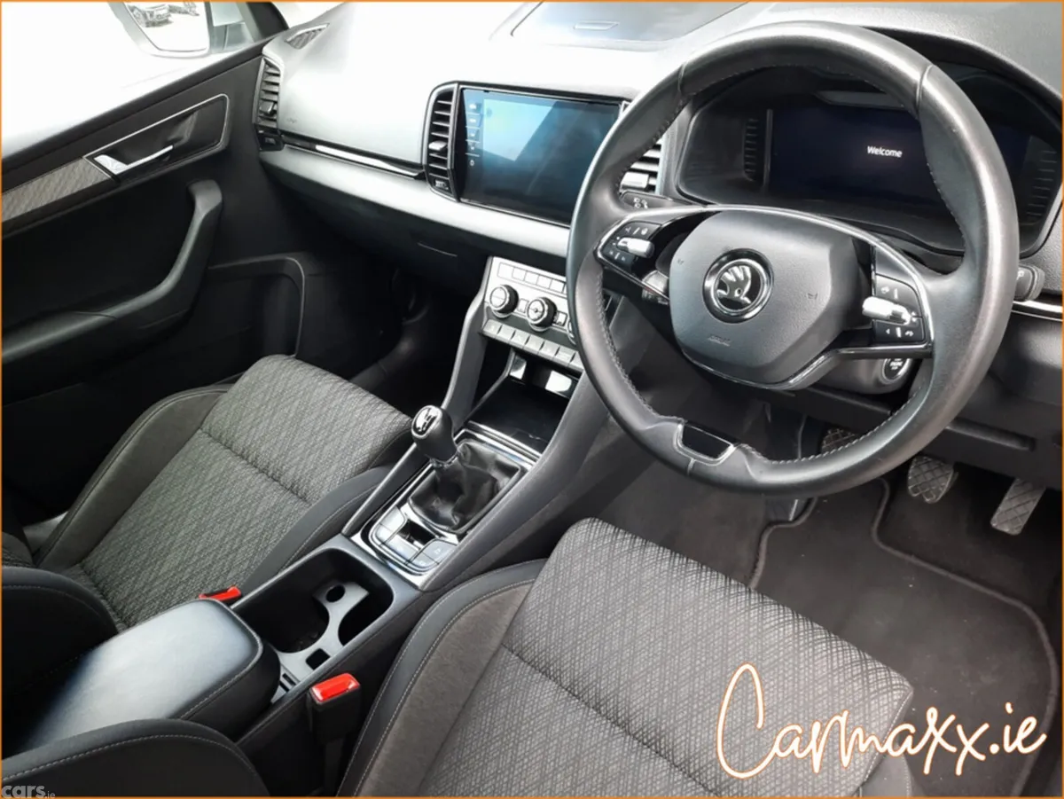 Skoda Karoq SUV, Petrol, 2024, Grey