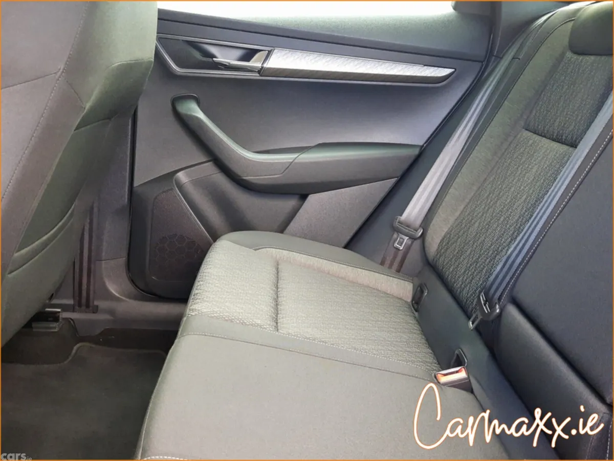 Skoda Karoq SUV, Petrol, 2024, Grey