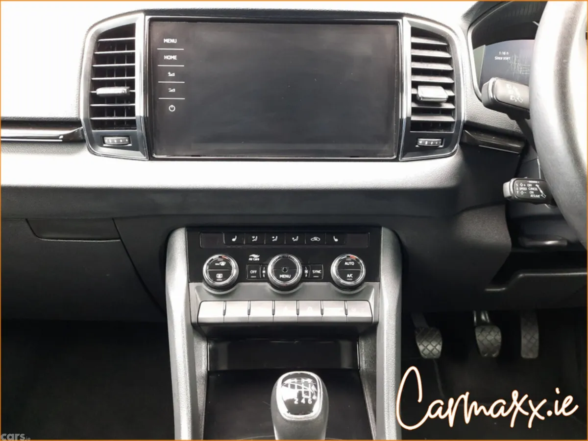 Skoda Karoq SUV, Petrol, 2024, Grey