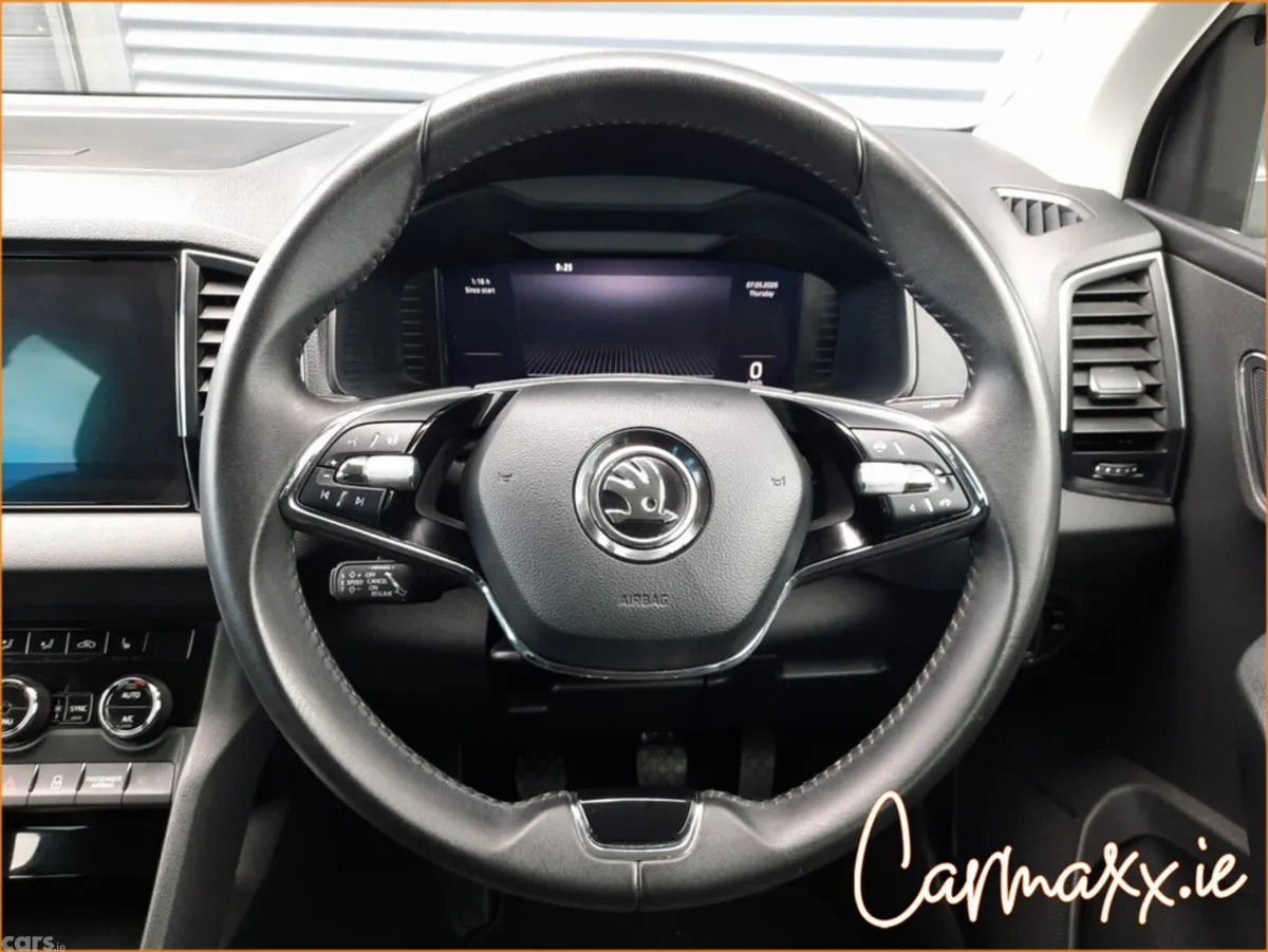 Skoda Karoq SUV, Petrol, 2024, Grey