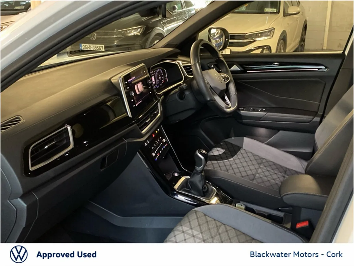 Volkswagen T-Roc SUV, Petrol, 2023, White