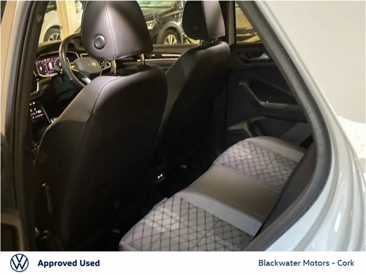 Volkswagen T-Roc SUV, Petrol, 2023, White