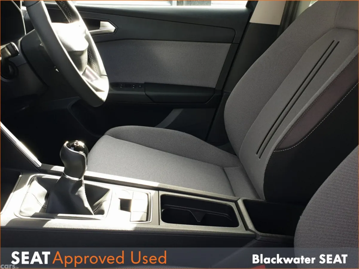SEAT Leon Hatchback, Diesel, 2026, Blue