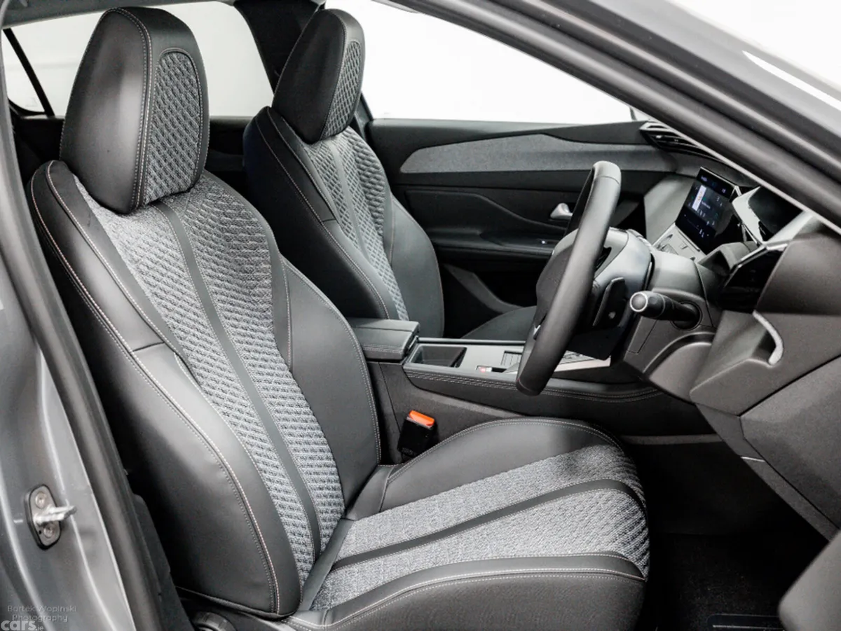 Peugeot 308 Hatchback, Petrol Hybrid, 2026, Grey