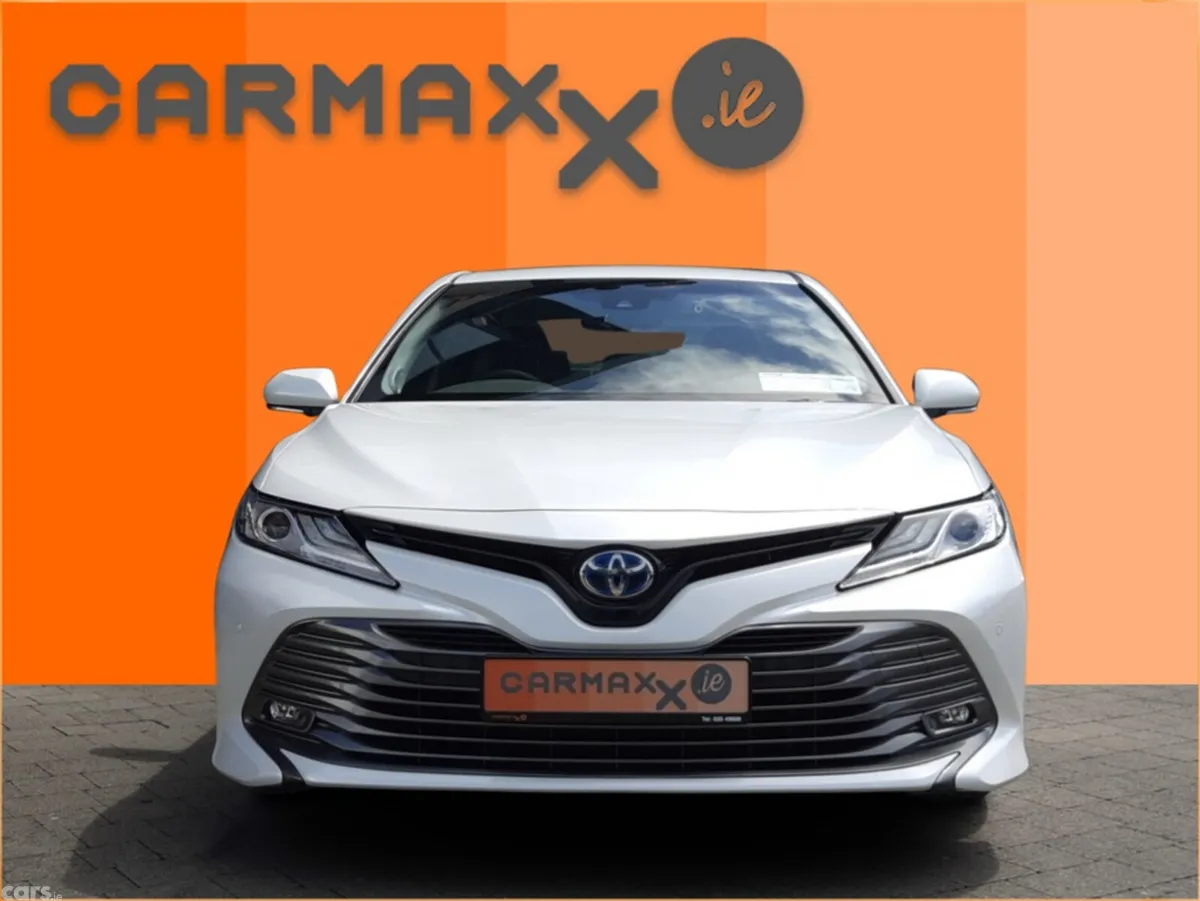Toyota Camry Hatchback, Petrol, 2020, White