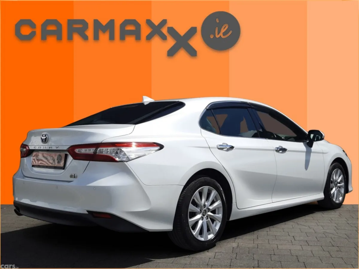 Toyota Camry Hatchback, Petrol, 2020, White