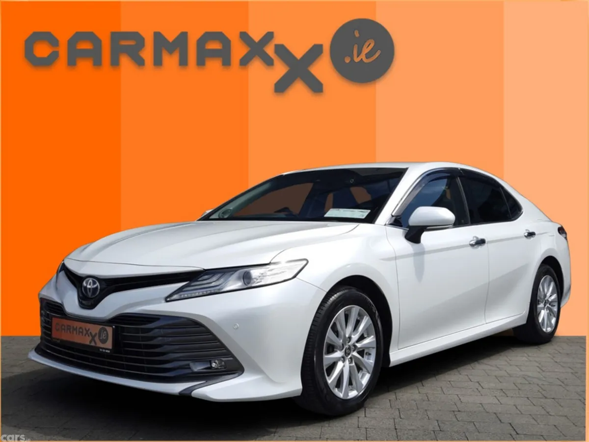Toyota Camry Hatchback, Petrol, 2020, White