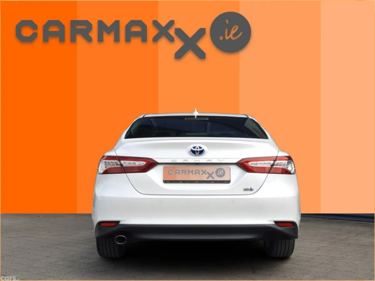 Toyota Camry Hatchback, Petrol, 2020, White