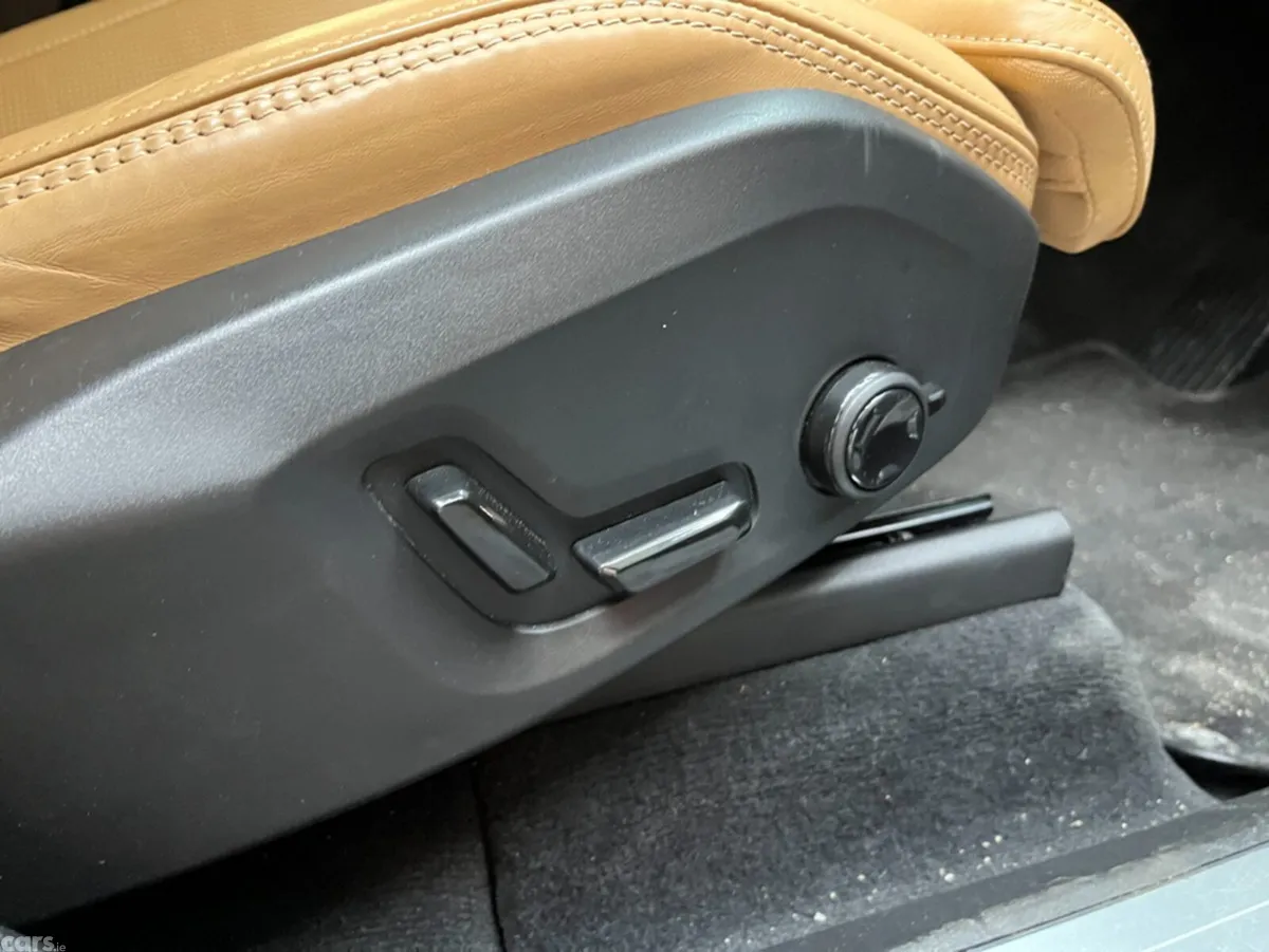 Volvo XC90 SUV, Petrol Plug-in Hybrid, 2023, Black