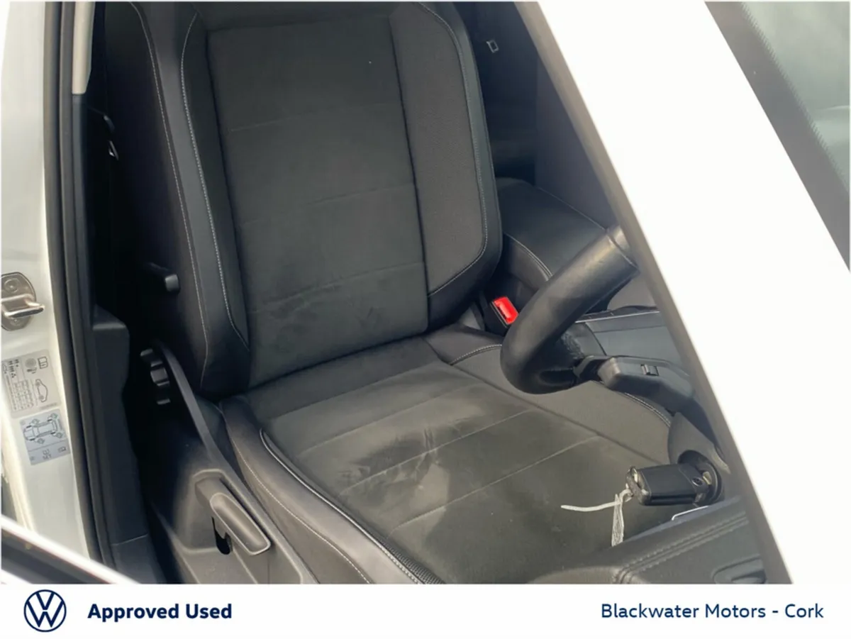 Volkswagen T-Roc SUV, Petrol, 2023, White