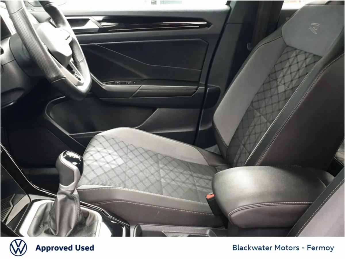 Volkswagen T-Roc SUV, Petrol, 2023, Black