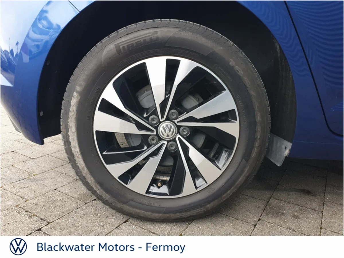 Volkswagen Polo Hatchback, Petrol, 2019, Blue