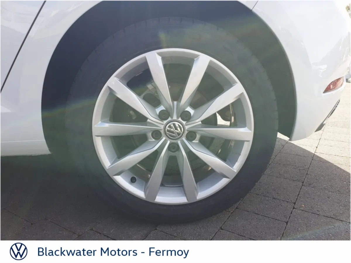 Volkswagen Golf Hatchback, Petrol, 2019, White
