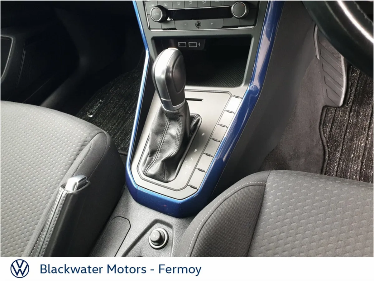 Volkswagen Polo Hatchback, Petrol, 2019, Blue