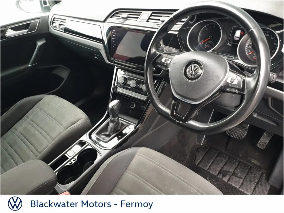 Volkswagen Touran Hatchback, Diesel, 2019, White
