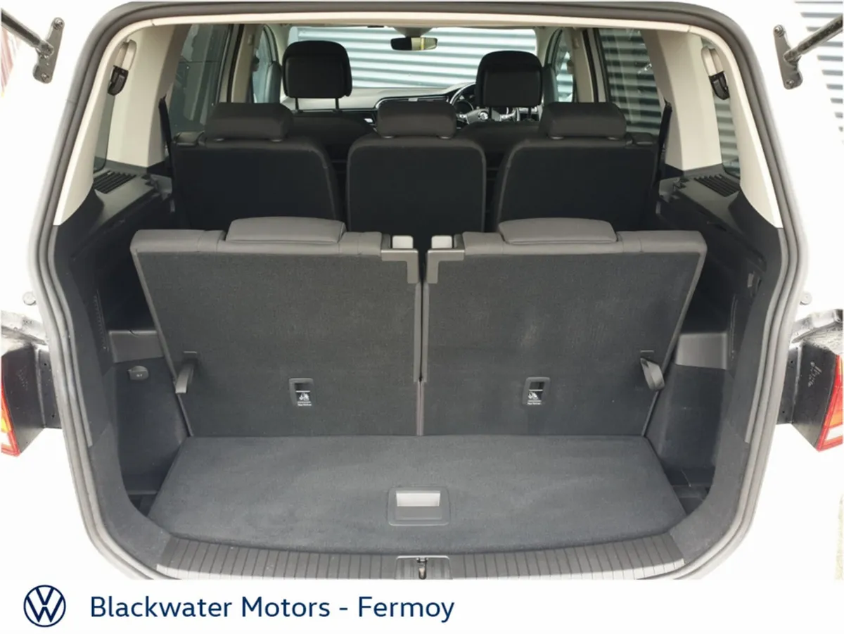 Volkswagen Touran Hatchback, Diesel, 2019, White