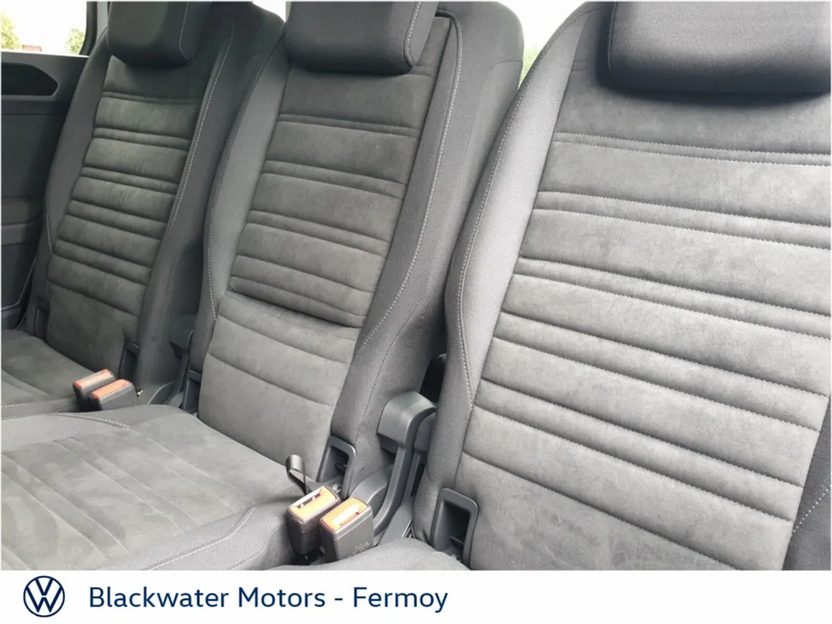 Volkswagen Touran Hatchback, Diesel, 2019, White