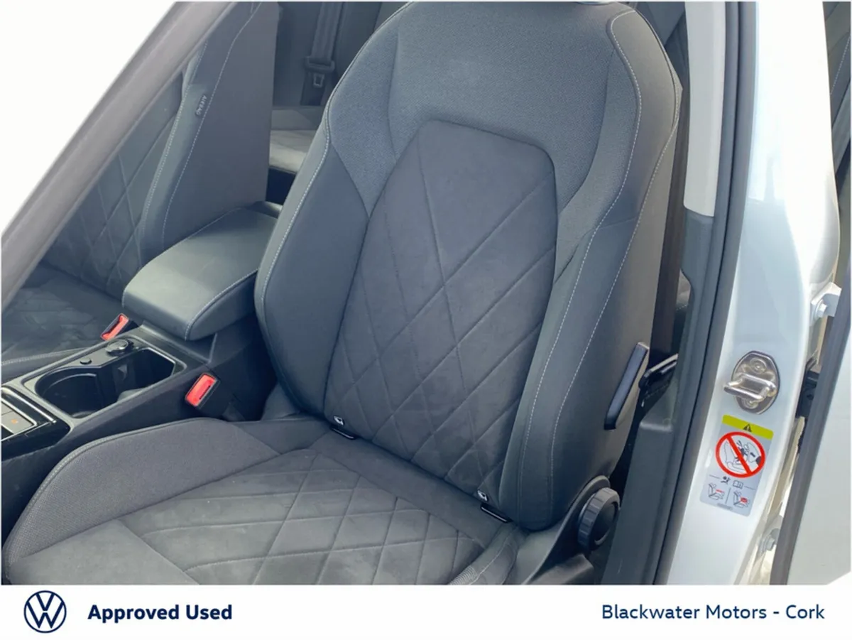 Volkswagen Golf Estate, Diesel, 2024, White
