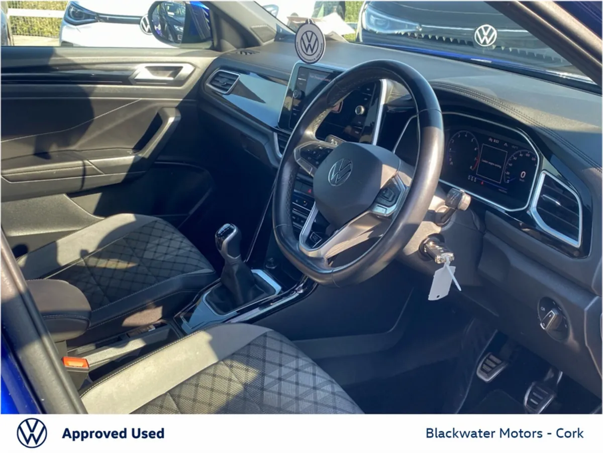 Volkswagen T-Roc SUV, Petrol, 2023, Blue
