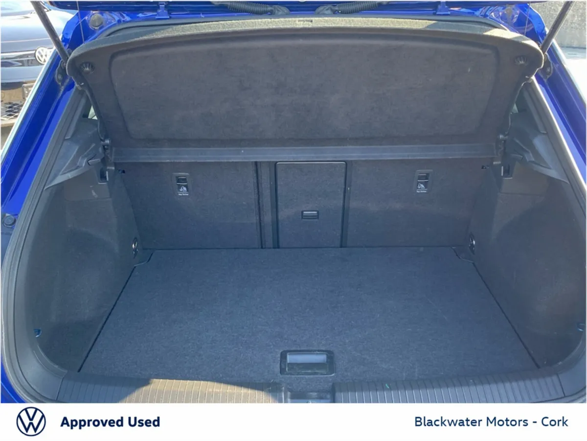 Volkswagen T-Roc SUV, Petrol, 2023, Blue