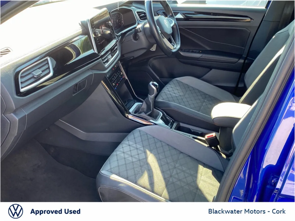 Volkswagen T-Roc SUV, Petrol, 2023, Blue