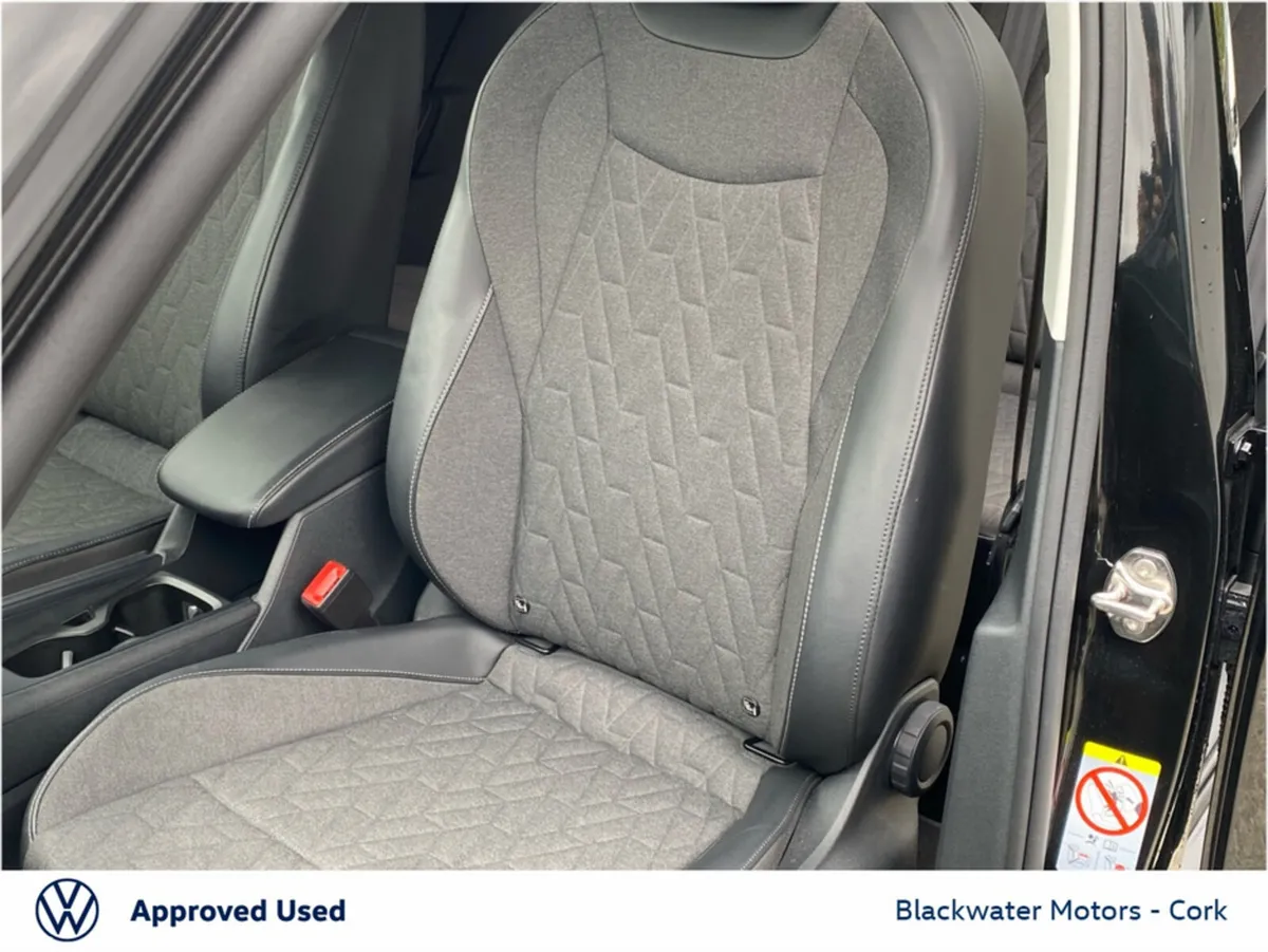 Volkswagen Tiguan SUV, Petrol Plug-in Hybrid, 2025, Black