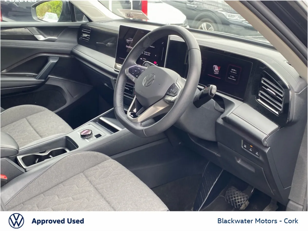 Volkswagen Tiguan SUV, Petrol Plug-in Hybrid, 2025, Black