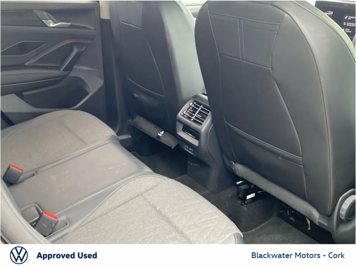 Volkswagen Tiguan SUV, Petrol Plug-in Hybrid, 2025, Black
