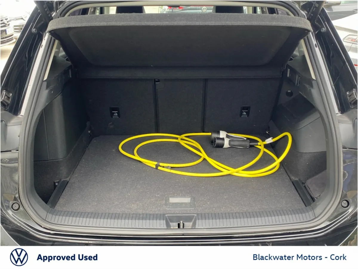 Volkswagen Tiguan SUV, Petrol Plug-in Hybrid, 2025, Black