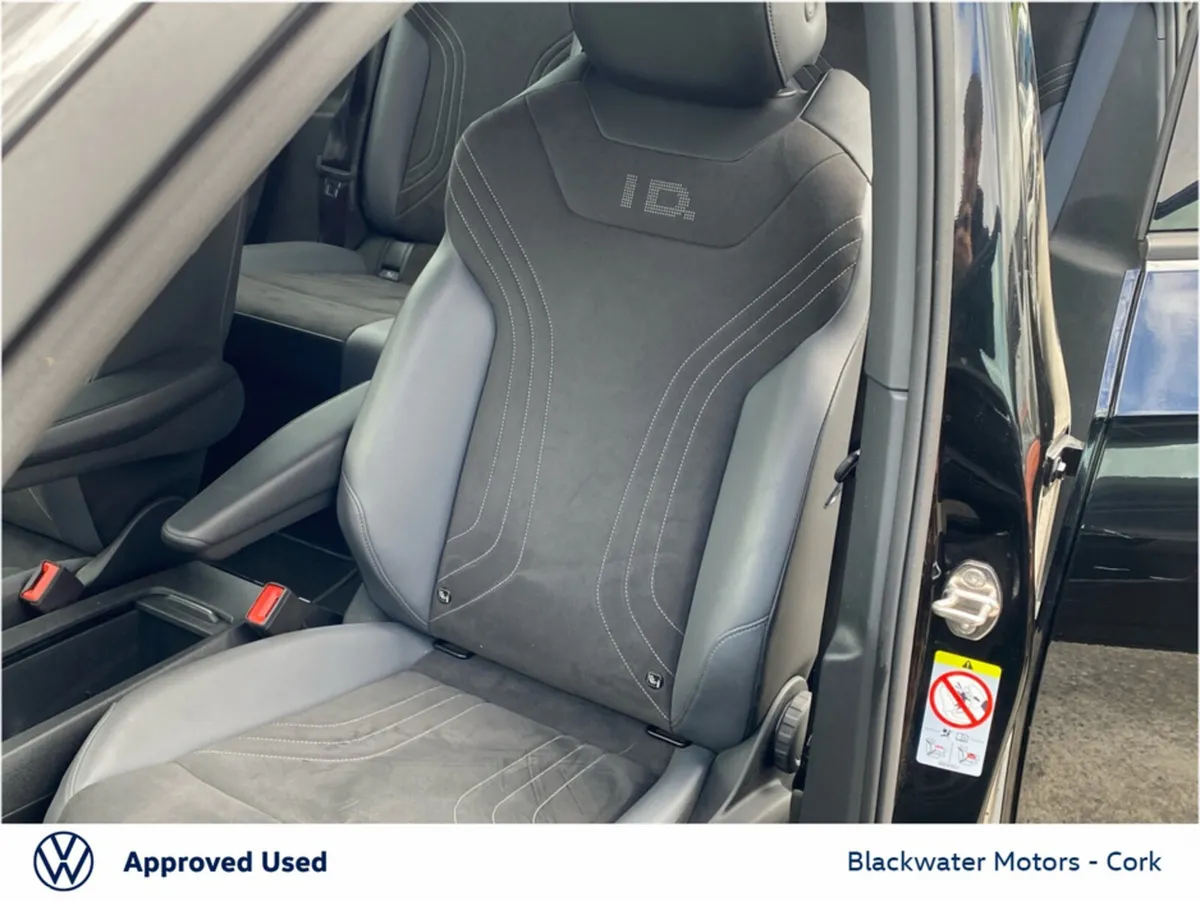 Volkswagen ID.4 Hatchback, Electric, 2023, Black