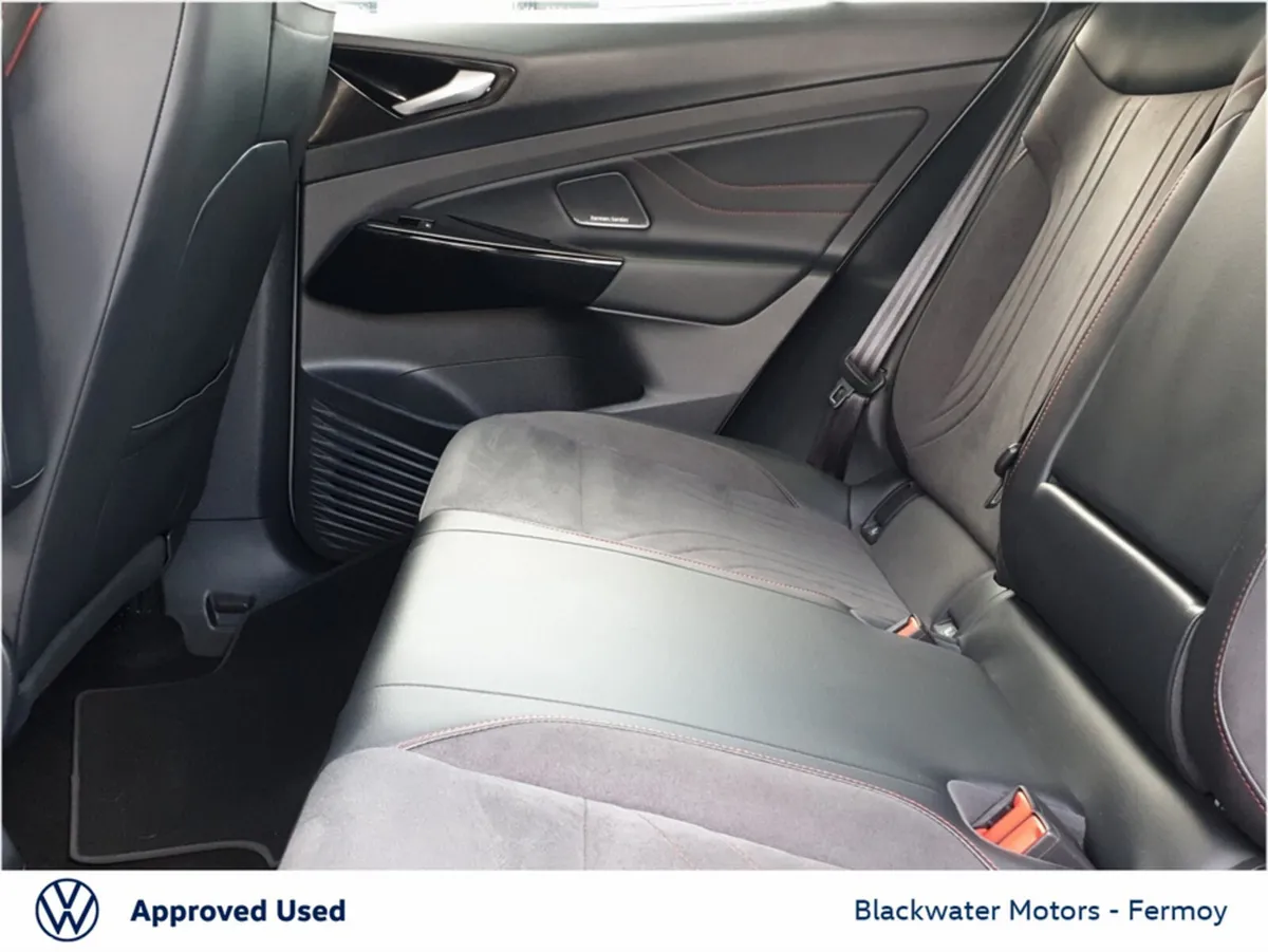 Volkswagen ID.4 Hatchback, Electric, 2025, Black