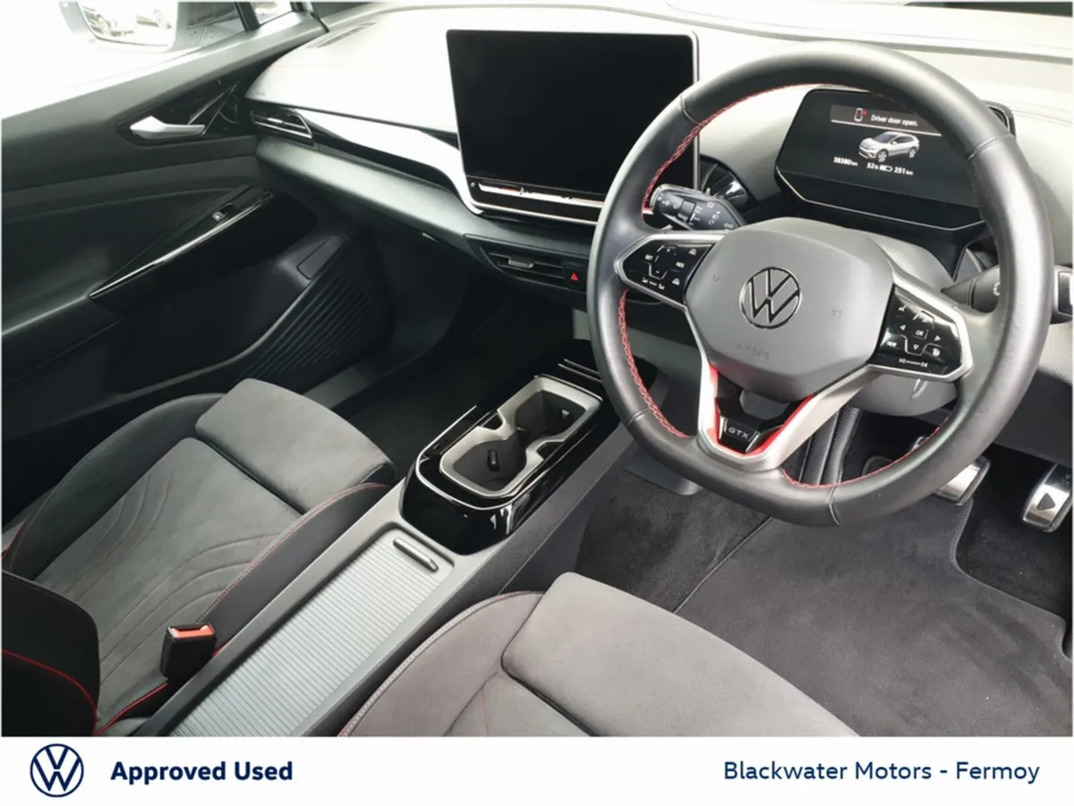 Volkswagen ID.4 Hatchback, Electric, 2025, Black