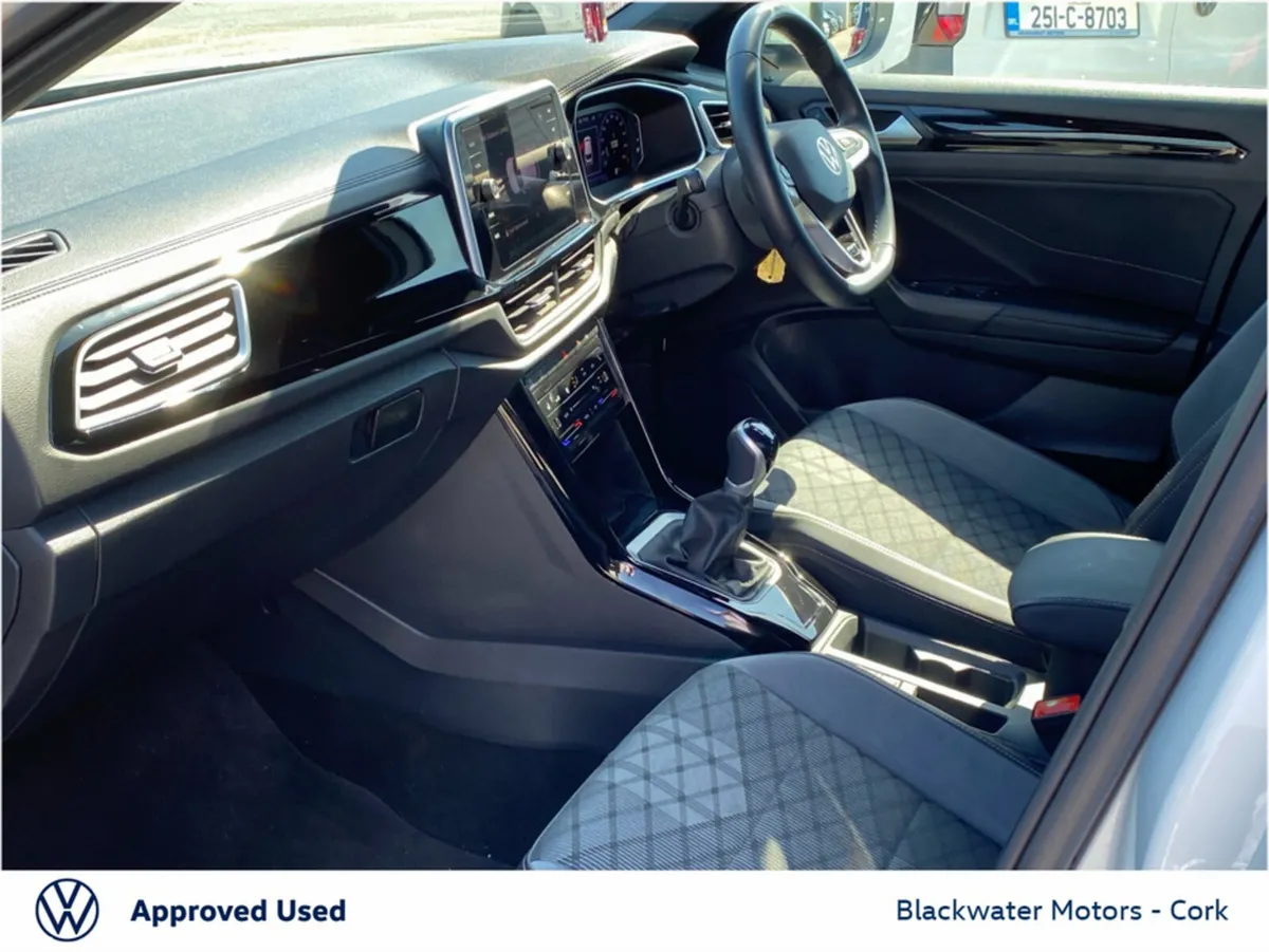 Volkswagen T-Roc SUV, Petrol, 2023, White