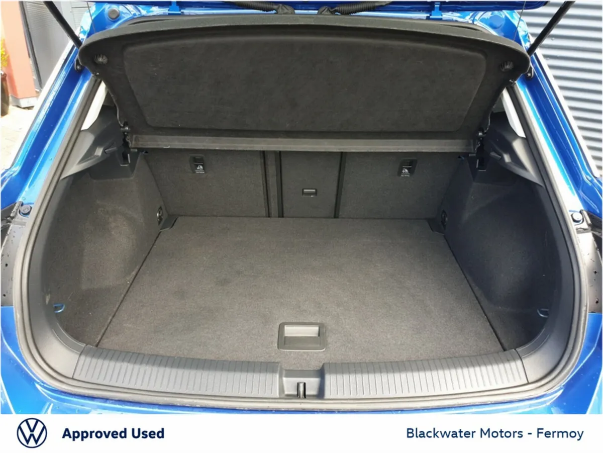 Volkswagen T-Roc SUV, Diesel, 2023, Blue