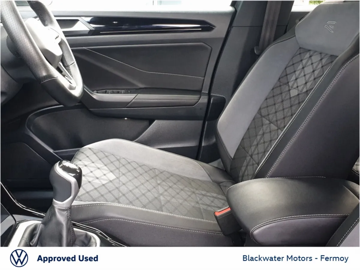Volkswagen T-Roc SUV, Petrol, 2023, Black