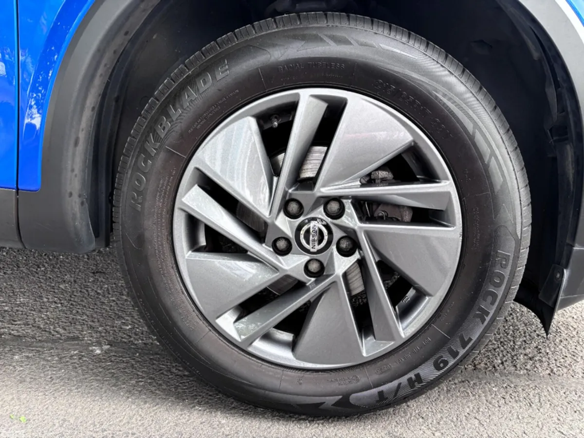 Nissan Qashqai MPV, Petrol, 2022, Blue