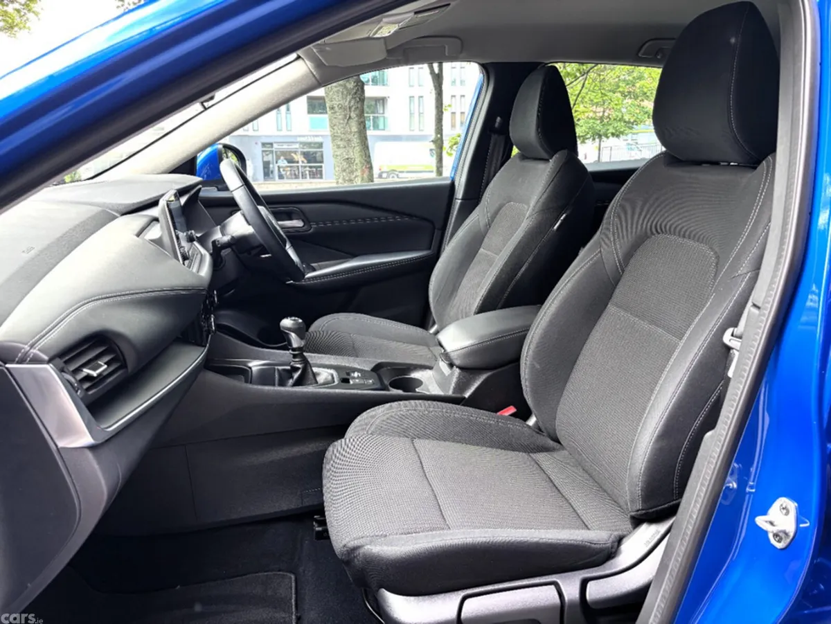Nissan Qashqai MPV, Petrol, 2022, Blue