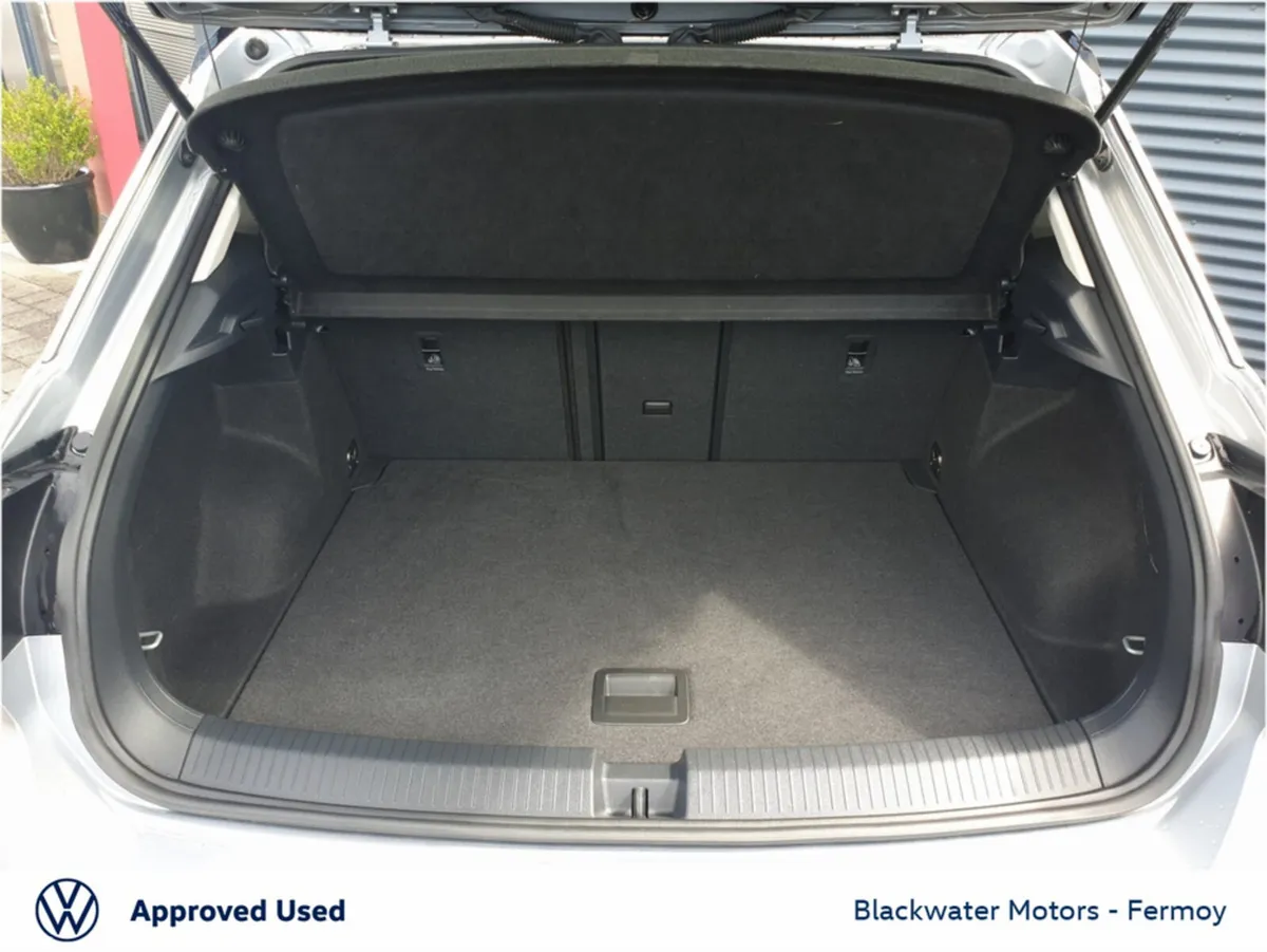 Volkswagen T-Roc SUV, Petrol, 2023, Black