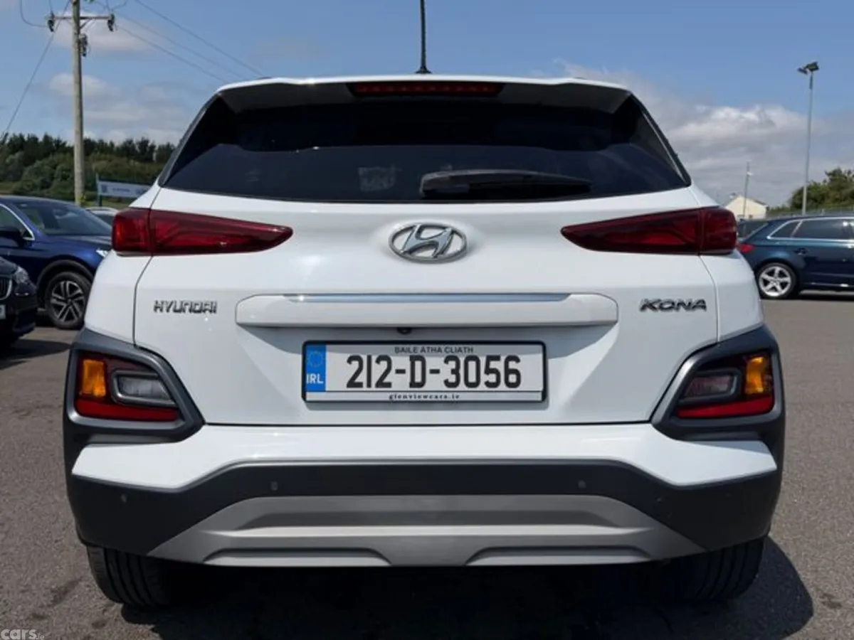 Hyundai KONA MPV, Petrol, 2021, White